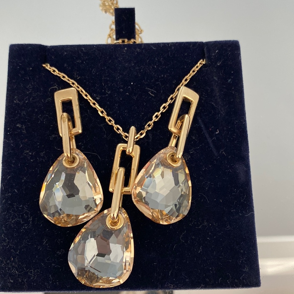 Gold Swarovski necklace and earring set
